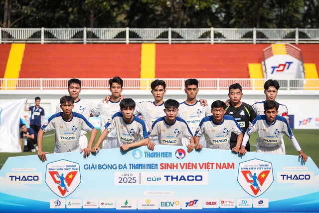 Độc lạ tuyển thủ từng dự v&ograve;ng loại World Cup trở th&agrave;nh HLV giải sinh vi&ecirc;n - Ảnh 2.