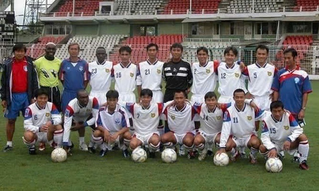 Độc lạ tuyển thủ từng dự v&ograve;ng loại World Cup trở th&agrave;nh HLV giải sinh vi&ecirc;n- Ảnh 1.