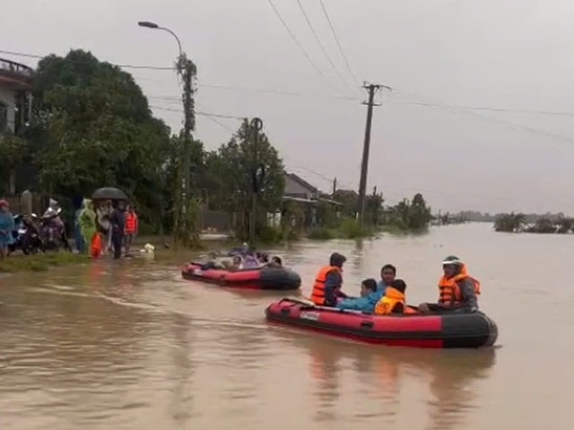 Những người lặng thầm trong lũ dữ Đắk Lắk - Ảnh 1.