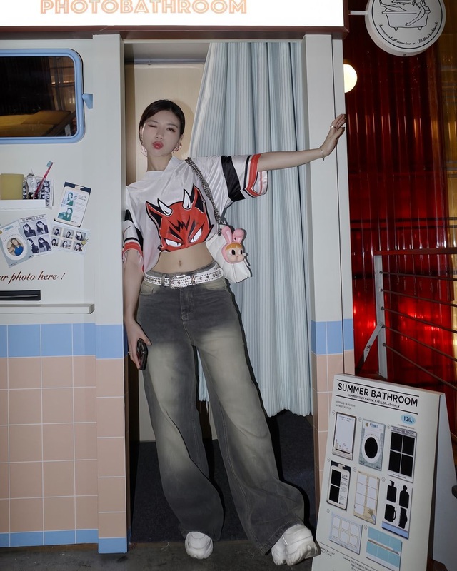 Muôn vàn phong cách với giày sneaker và quần denim - Ảnh 3.