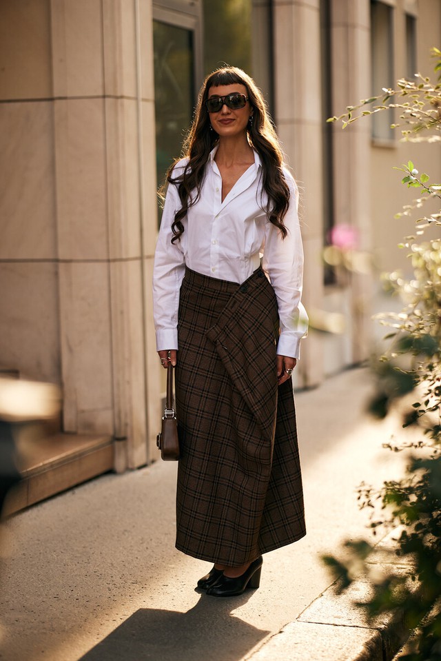 Chân váy quấn: mềm mại, linh hoạt và không bao giờ lỗi mốt - Ảnh 6.