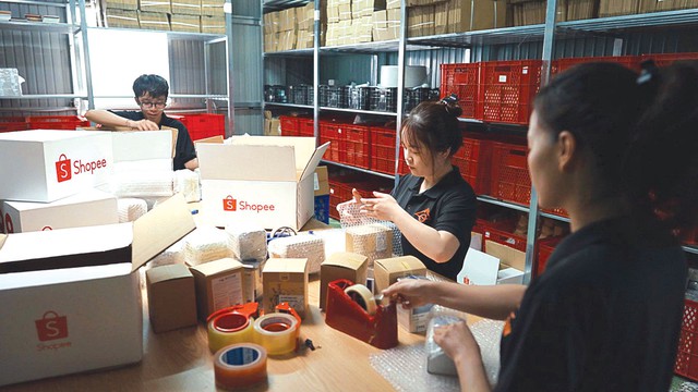 Shopee: Hành trình 10 năm đồng hành cùng người bán - Ảnh 1.