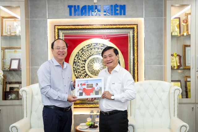 Tỉnh C&agrave; Mau tặng bằng khen B&aacute;o Thanh Ni&ecirc;n - Ảnh 4.