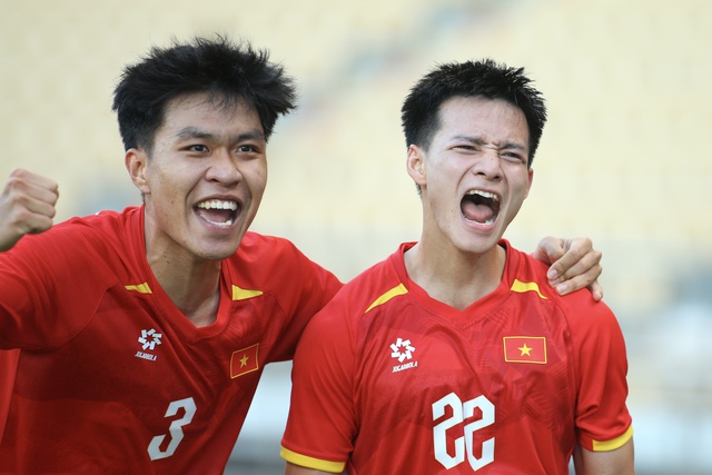 Lý Đức bất ngờ nhắc đến con số 200% khiến khán giả tò mò, còn nhận xét sắc sảo về Jordan - Ảnh 1. Lý Đức bất ngờ nhắc đến con số 200% khiến khán giả tò mò, còn nhận xét sắc sảo về Jordan - Ảnh 1.