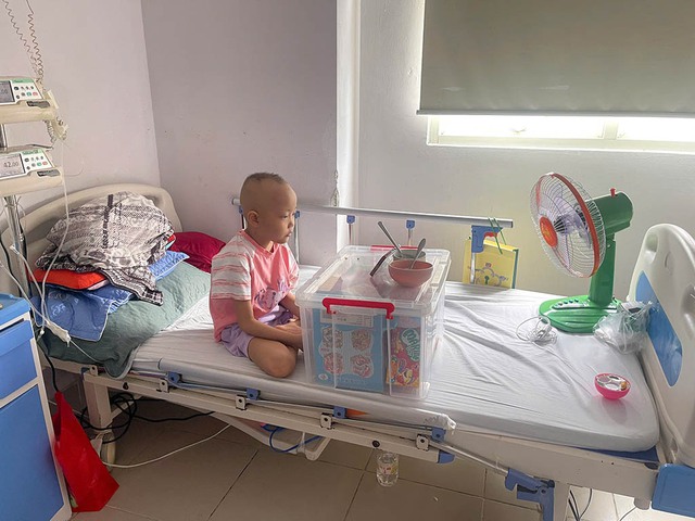 Xin giúp đỡ cháu bé 8 tuổi mắc bệnh hiểm nghèo- Ảnh 1. Xin giúp đỡ cháu bé 8 tuổi mắc bệnh hiểm nghèo- Ảnh 1.