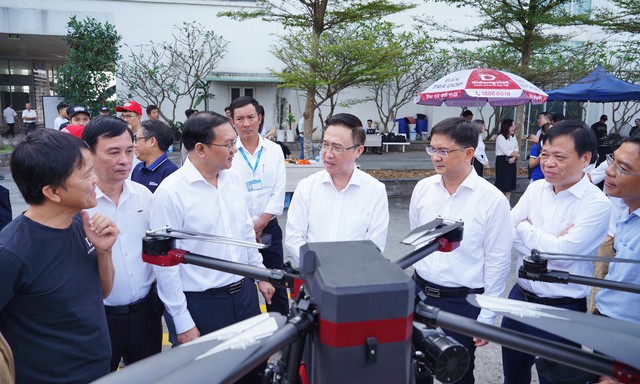 TP.HCM lần đầu thử nghiệm bay UAV giao hàng- Ảnh 1. TP.HCM lần đầu thử nghiệm bay UAV giao hàng- Ảnh 1.