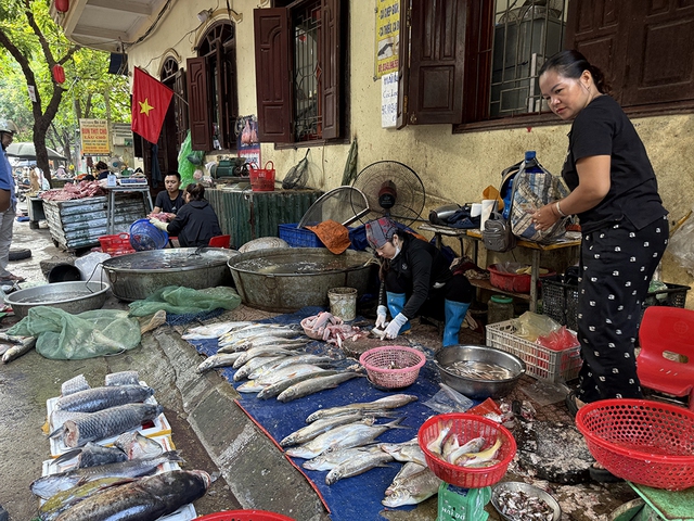 Về xứ Mường: 'Quái ngư' sông Đà trong cỗ lá Mường - Ảnh 4.