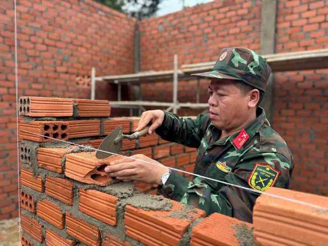 X&acirc;y nh&agrave; cho d&acirc;n giữa đại ng&agrave;n Trường Sơn - Ảnh 3.