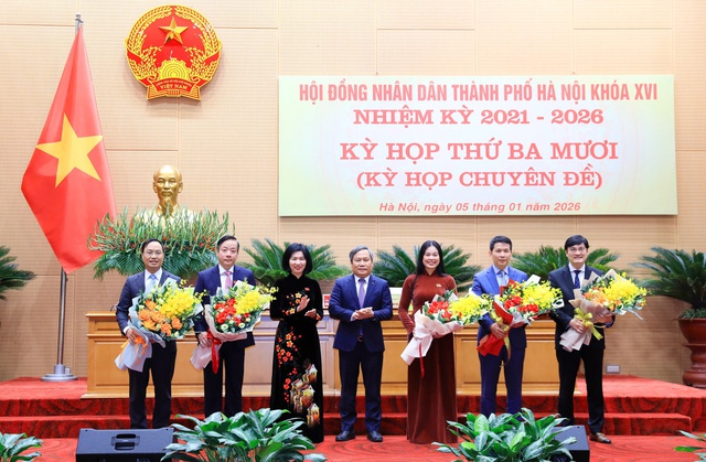 Hà Nội kiện toàn loạt nhân sự HĐND, UBND- Ảnh 1. Hà Nội kiện toàn loạt nhân sự HĐND, UBND- Ảnh 1.