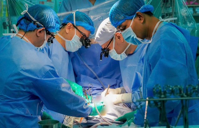 2 ca gh&eacute;p tạng th&agrave;nh c&ocirc;ng trong 1 đ&ecirc;m tại Bệnh viện Đại học Y Dược TP.HCM - Ảnh 1.
