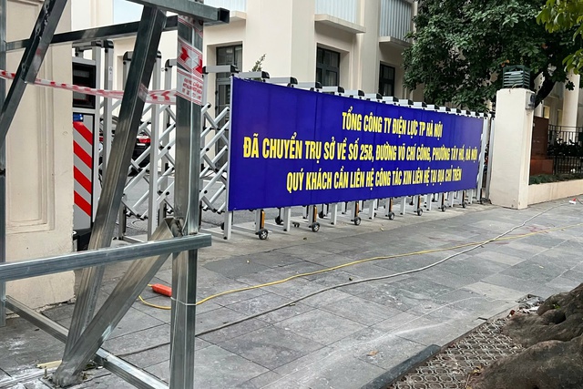 Phấn đấu giải ph&oacute;ng mặt bằng c&ocirc;ng vi&ecirc;n ph&iacute;a đ&ocirc;ng hồ Ho&agrave;n Kiếm trong th&aacute;ng 3 - Ảnh 1.