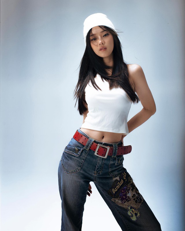 Mũ beanie và áo trắng: sự kết hợp ‘ngỡ không hợp mà hợp không tưởng’ - Ảnh 5.