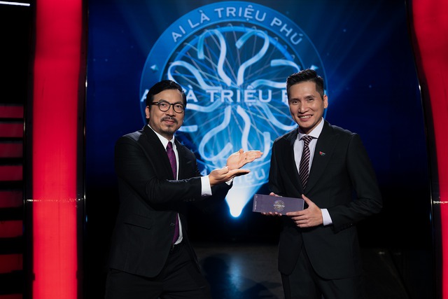 Biên tập viên Quốc Khánh thay Đinh Tiến Dũng dẫn dắt chương trình. Thông tin này được khán giả quan tâm