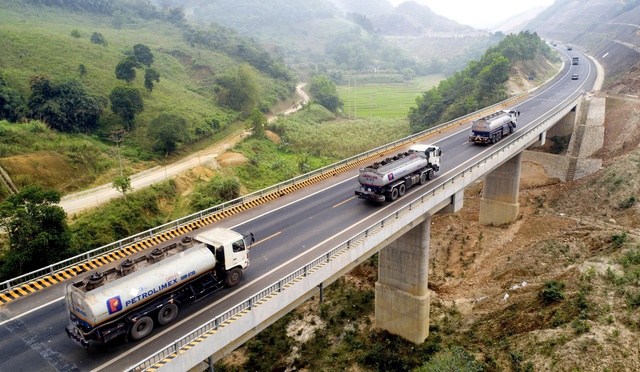 Petrolimex - Hành trình 70 năm của một thương hiệu quốc gia - Ảnh 2. Petrolimex - Hành trình 70 năm của một thương hiệu quốc gia - Ảnh 2.