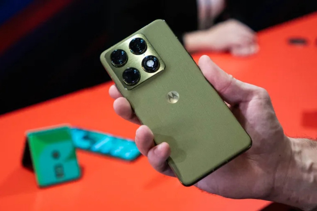 Motorola Signature trình làng với cấu hình khủng, hỗ trợ đến 7 năm - Ảnh 1.