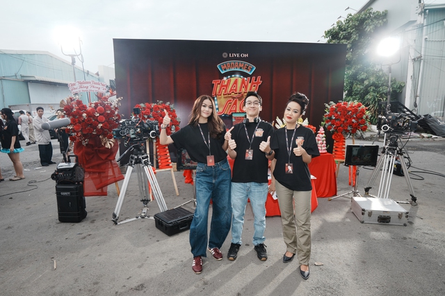 Si&ecirc;u mẫu Thanh Hằng t&aacute;i xuất điện ảnh sau 7 năm - Ảnh 2.