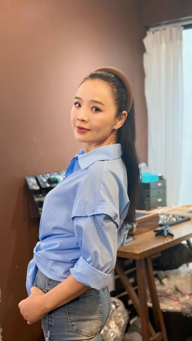 Sắc vóc trẻ trung, quyến rũ của diễn viên Hoài An ở tuổi ngoài 50 - Ảnh 3.