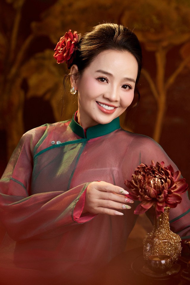 Sắc vóc trẻ trung, quyến rũ của diễn viên Hoài An ở tuổi ngoài 50 - Ảnh 10.