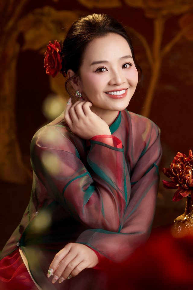 Sắc vóc trẻ trung, quyến rũ của diễn viên Hoài An ở tuổi ngoài 50 - Ảnh 11.