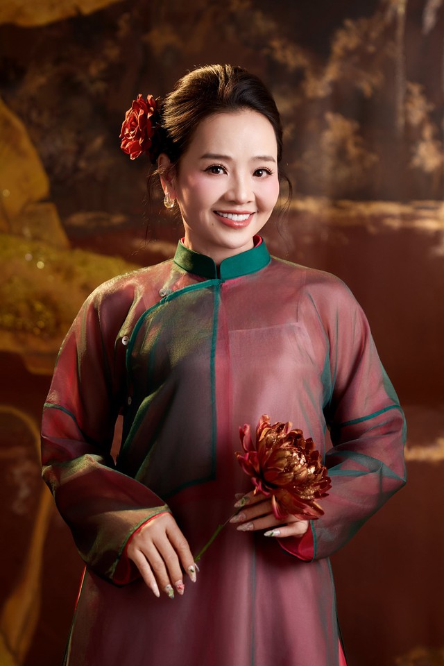 Sắc vóc trẻ trung, quyến rũ của diễn viên Hoài An ở tuổi ngoài 50 - Ảnh 9.