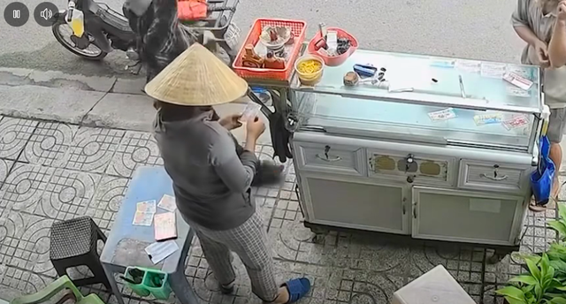 Clip người phụ nữ tr&uacute;ng 1 tỉ v&eacute; số c&agrave;o g&acirc;y 'sốt': Người trong cuộc n&oacute;i g&igrave;? - Ảnh 2.