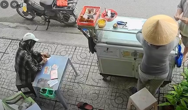 Clip người phụ nữ tr&uacute;ng 1 tỉ v&eacute; số c&agrave;o g&acirc;y 'sốt': Người trong cuộc n&oacute;i g&igrave;? - Ảnh 1.