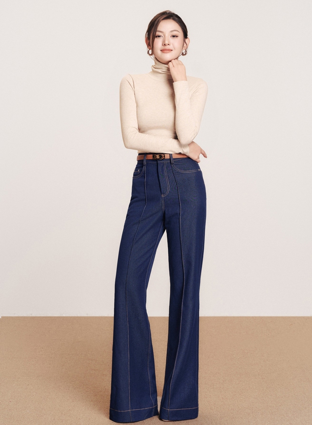 Quần ống loe, chân váy bút chì... tôn chân dài và còn dễ phối đồ Quần ống loe, chân váy bút chì... tôn chân dài và còn dễ phối đồ- Ảnh 1.