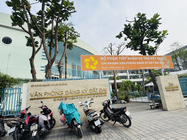 Chi nhánh văn phòng đăng ký đất đai không chuyển về xã   - Ảnh 1.