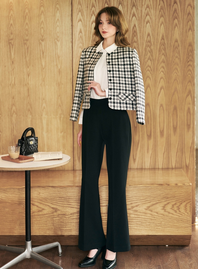 Quần ống loe, chân váy bút chì... tôn chân dài và còn dễ phối đồ Quần ống loe, chân váy bút chì... tôn chân dài và còn dễ phối đồ- Ảnh 2.