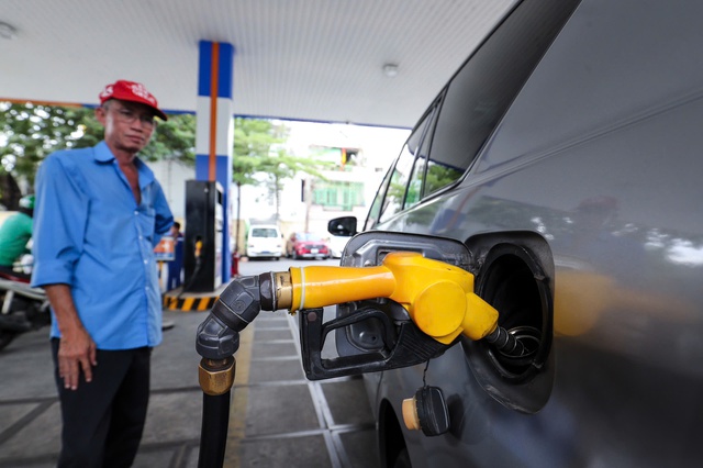 Gi&aacute; xăng dầu h&ocirc;m nay 17.1.2026: Đảo chiều tăng trở lại- Ảnh 1.