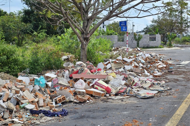 Khánh hòa quản lý chất thải xây dựng trái phép để bảo vệ môi trường - Ảnh 1. Khánh hòa quản lý chất thải xây dựng trái phép để bảo vệ môi trường - Ảnh 1.