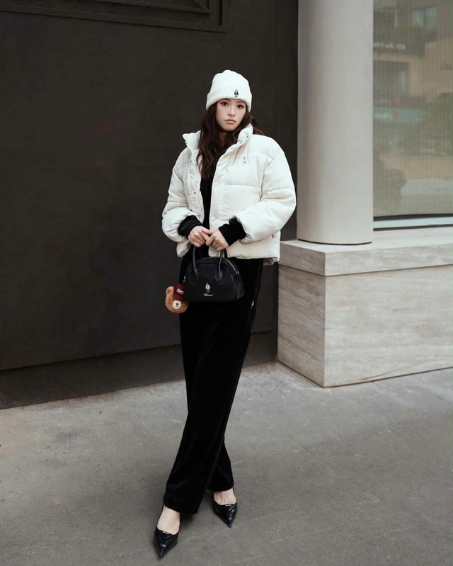 Giữ ấm mà vẫn thời thượng với bộ đôi áo phao và mũ len Giữ ấm mà vẫn thời thượng với bộ đôi áo phao và mũ len- Ảnh 6.