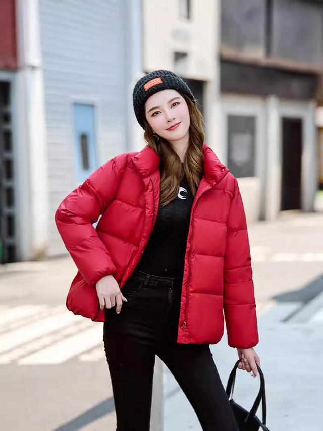 Giữ ấm mà vẫn thời thượng với bộ đôi áo phao và mũ len Giữ ấm mà vẫn thời thượng với bộ đôi áo phao và mũ len- Ảnh 8.