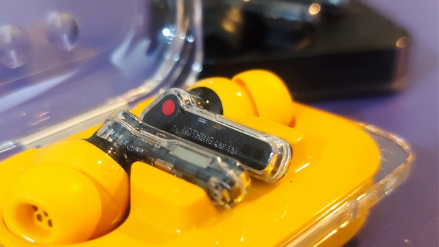 Tai nghe giá rẻ Trung Quốc chiếm lĩnh thị trường thiết bị âm thanh - Ảnh 1.