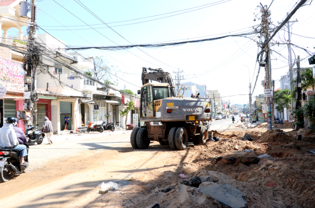 Thi c&ocirc;ng đường ven biển L&acirc;m Đồng &igrave; ạch, kh&oacute; về đ&iacute;ch trước Tết 2026- Ảnh 3.