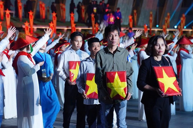 Top 10 c&ocirc;ng tr&igrave;nh thanh ni&ecirc;n ti&ecirc;u biểu to&agrave;n quốc năm 2025- Ảnh 1.