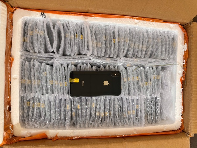 Hải quan rao bán 4 . 900 IPhone đã qua sử dụng , giá gần 3 , 4 tỉ đồng - Ảnh 1. Hải quan rao bán 4 . 900 IPhone đã qua sử dụng , giá gần 3 , 4 tỉ đồng - Ảnh 1.