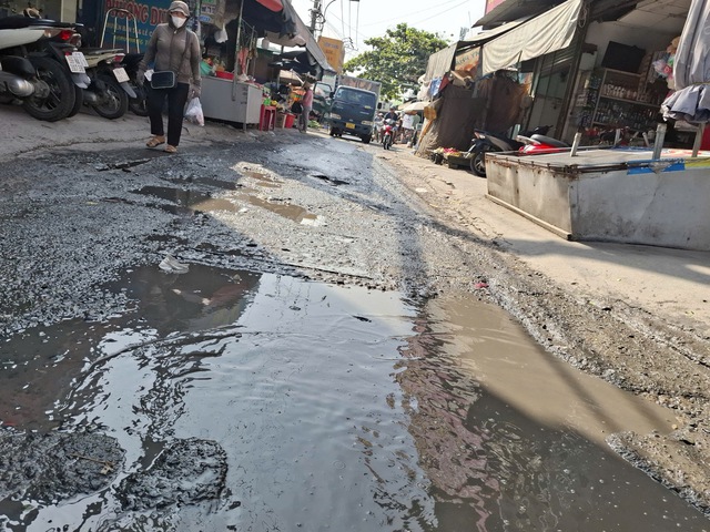 Đường xuống cấp cần sửa chữa - Ảnh 1.