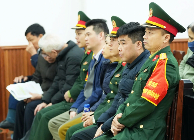 2 cựu thiếu tướng mong hưởng khoan hồng trong vụ án sân bay Nha Trang- Ảnh 1. 2 cựu thiếu tướng mong hưởng khoan hồng trong vụ án sân bay Nha Trang- Ảnh 1.