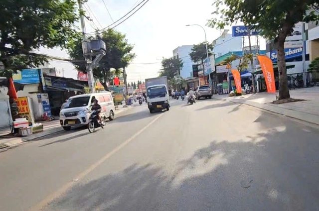 Nỗi lo mất an to&agrave;n giao th&ocirc;ng giao lộ Dương Thị Mười - T&acirc;n Thới Hiệp 21- Ảnh 4.