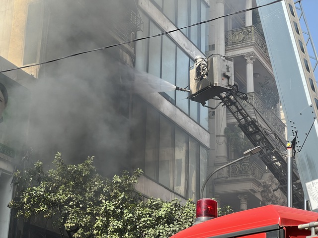 Thêm 1 người tử vong trong vụ cháy nhà dân 7 tầng ở Hà Nội- Ảnh 1. Thêm 1 người tử vong trong vụ cháy nhà dân 7 tầng ở Hà Nội- Ảnh 1.