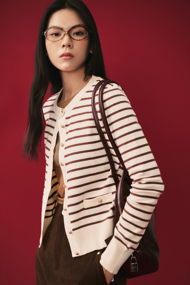 Áo khoác jean, áo phao... vừa mặc có gu vừa chinh phục tiết đông lạnh giá - Ảnh 4.