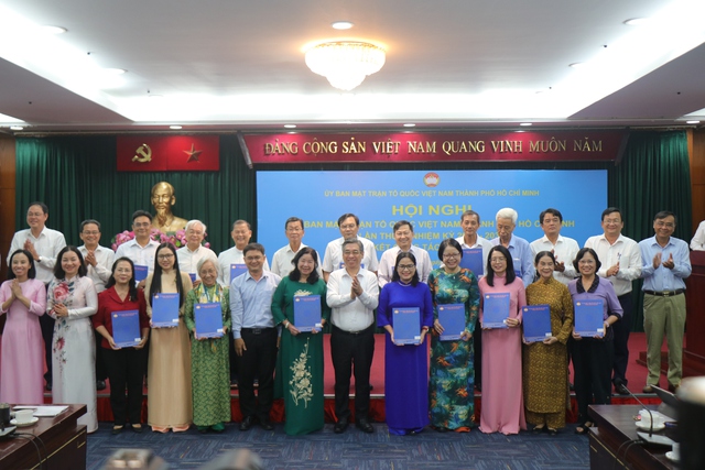 MTTQ Việt Nam TP.HCM phải 'gần d&acirc;n, gần cơ sở, gần kh&ocirc;ng gian số' - Ảnh 1.