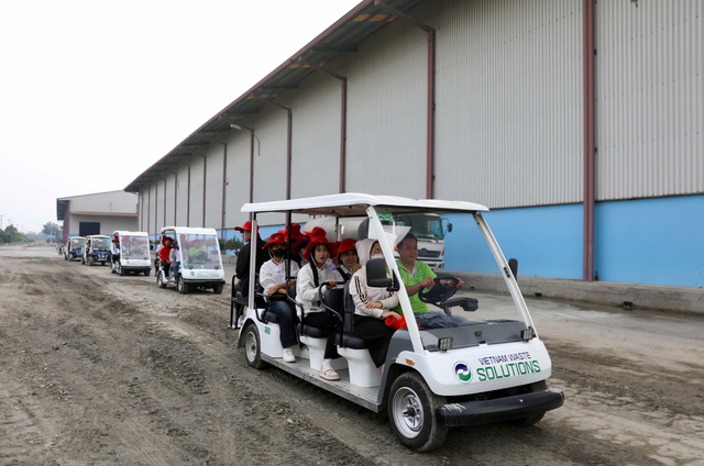 Gần 100 t&acirc;n thủ khoa tham quan c&ocirc;ng nghệ xử l&yacute; chất thải hiện đại tại VWS - Ảnh 2.