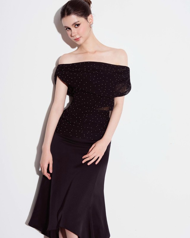 Phong cách tối giản thanh lịch được lòng quý cô hiện đại- Ảnh 1.