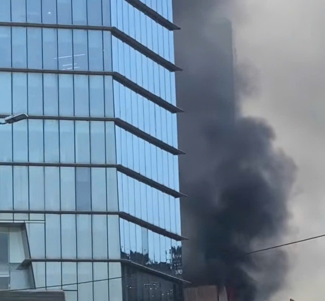 TP.HCM: Ch&aacute;y s&acirc;n thượng t&ograve;a nh&agrave; kinh doanh spa gần cầu Ba Son- Ảnh 2.