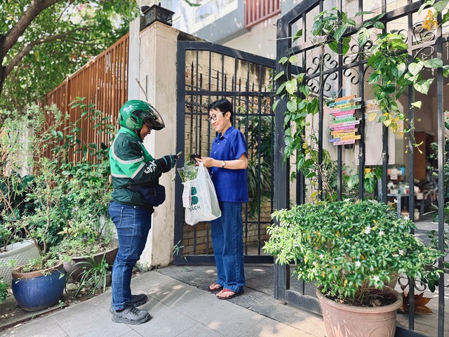 Nữ t&agrave;i xế Grab bền bỉ chạy xe v&igrave; ước mơ đến trường của em trai - Ảnh 6.