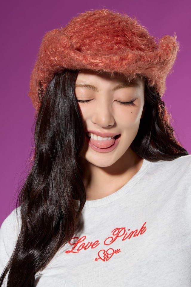 'C&uacute; bắt tay' đỉnh cao giữa Victoria's Secret v&agrave; TWICE - Ảnh 3.