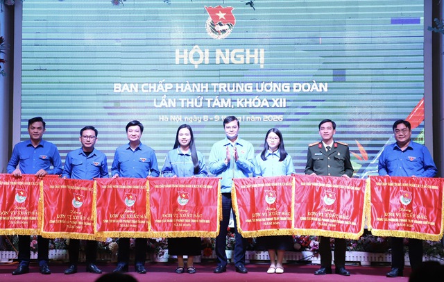 Cần hết sức quan t&acirc;m đến c&ocirc;ng t&aacute;c c&aacute;n bộ Đo&agrave;n- Ảnh 4.