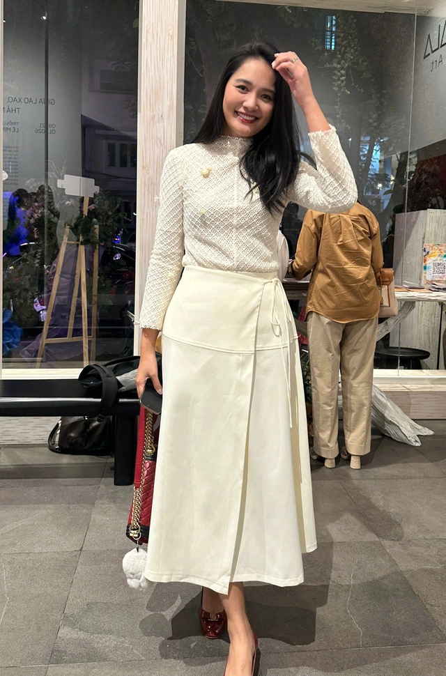 D&agrave;n người đẹp thập ni&ecirc;n 2000 hội ngộ tại triển l&atilde;m của họa sĩ L&ecirc; Minh Khoa- Ảnh 8.